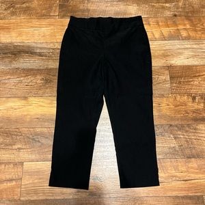 LIKE NEW BLACK CHICO'S SO SLIMMING CROP PANTS